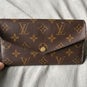 Authentic Louis Vuitton Sara Monogram Envelope snap Wallet red interior with POP